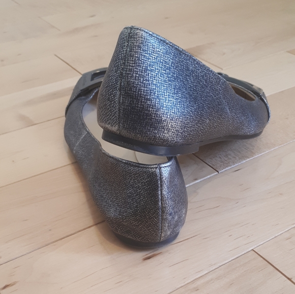 GUC Calvin Klein Flats - Picture 3 of 4